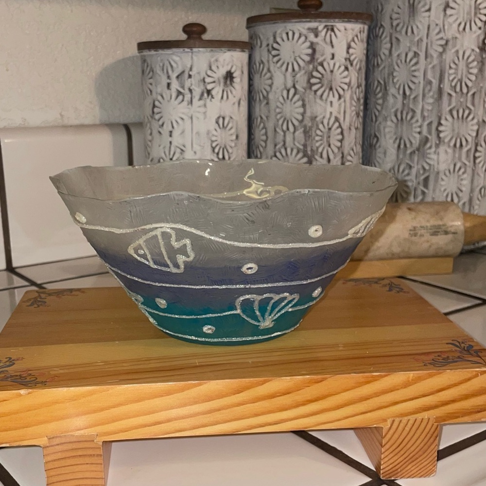 Aquatic themed decorative bowl